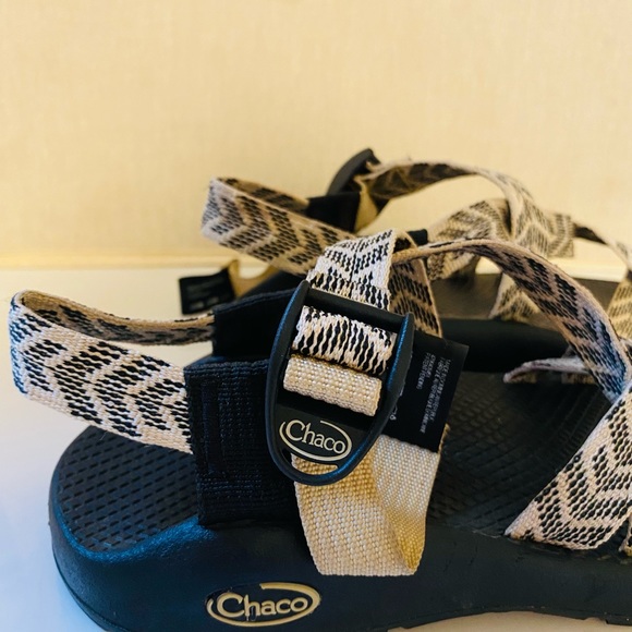Chaco’s women’s Sandals size 6 black & white - Picture 2 of 7